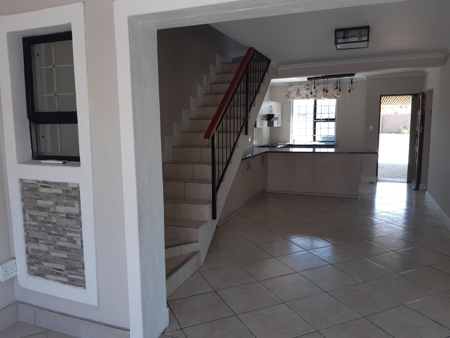 4 Bedroom Property for Sale in Paradise Beach Eastern Cape